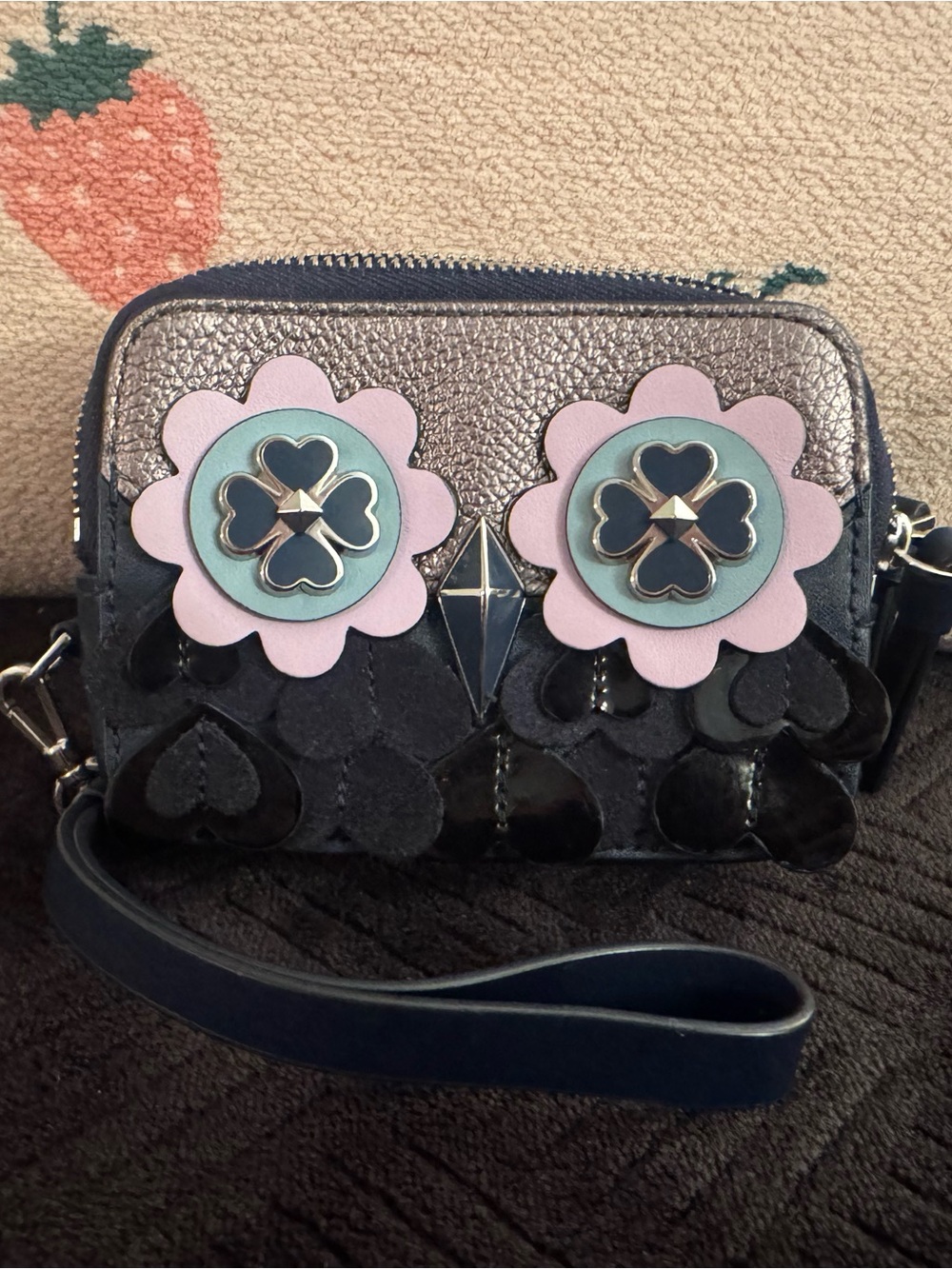 EUC- Kate Spade - Small Camera Wristlet - Zibbi